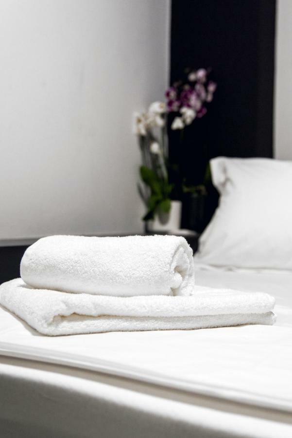 אתונה Home Plus Eleutheria Budget Room מראה חיצוני תמונה